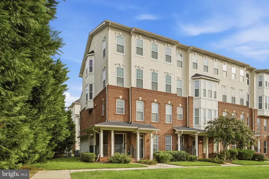 19201 Winmeade Dr, Leesburg, VA 20176 - #2