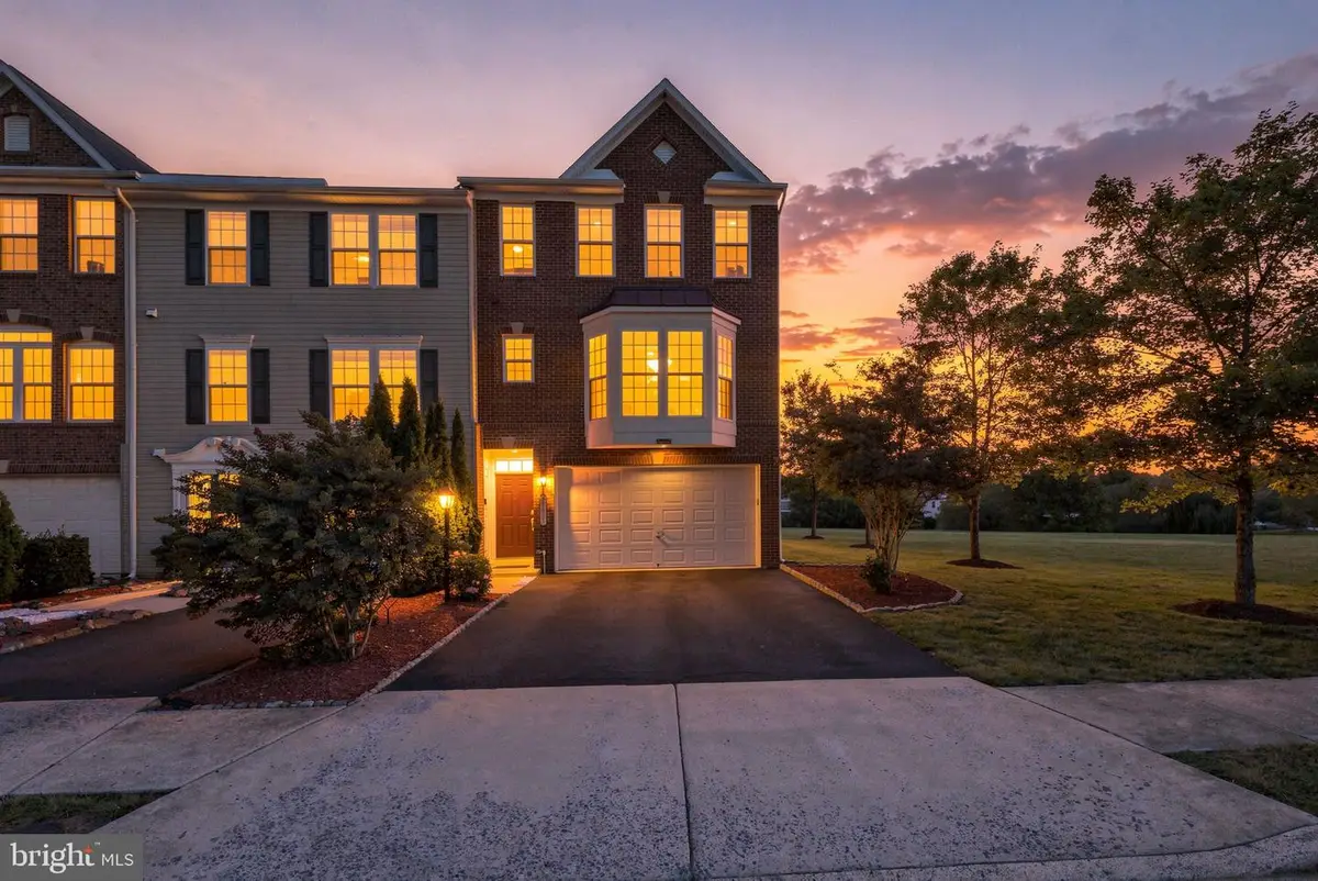 25421 Peaceful Ter, Aldie, VA 20105 - #1