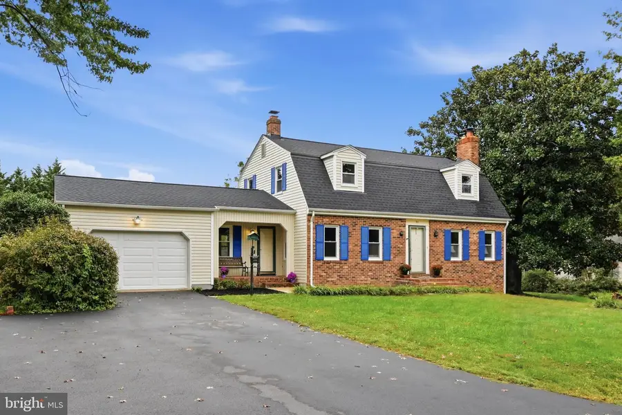 911 W Country Club Dr, Purcellville, VA 20132 - #3