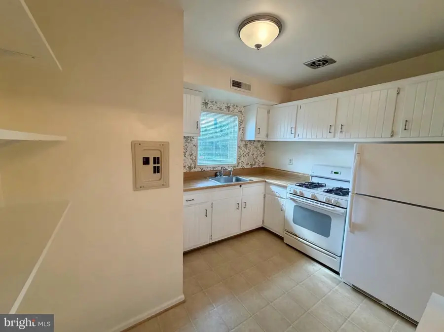 120-2 Washington St Ne #5, Leesburg, VA 20176 - #3