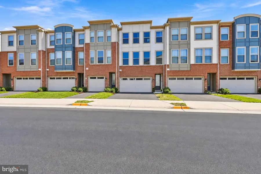42422 Dogwood Glen Sq, Sterling, VA 20166 - #2