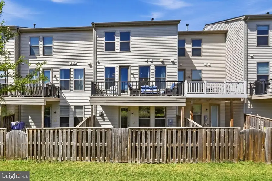 42422 Dogwood Glen Sq, Sterling, VA 20166 - #3