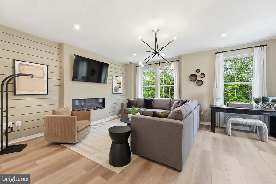 46349 Cranston St, Potomac Falls, VA 20165 - #3