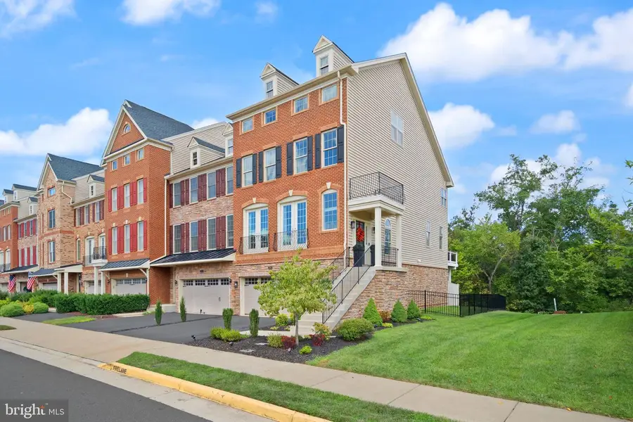 24994 Glasgow Heights Ter, Chantilly, VA 20152 - #3