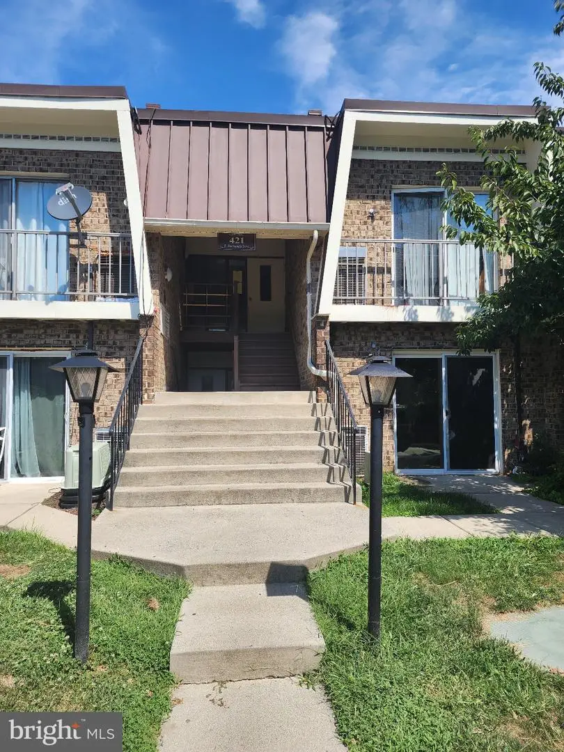 421 Dartmouth Dr #8, Sterling, VA 20164 - #2