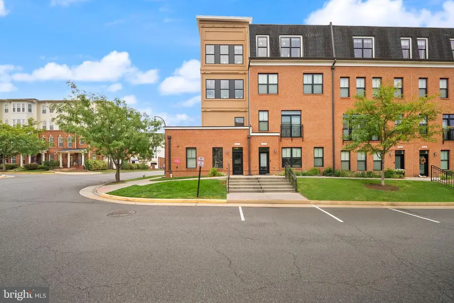 19276 Winmeade Dr, Leesburg, VA 20176 - #3