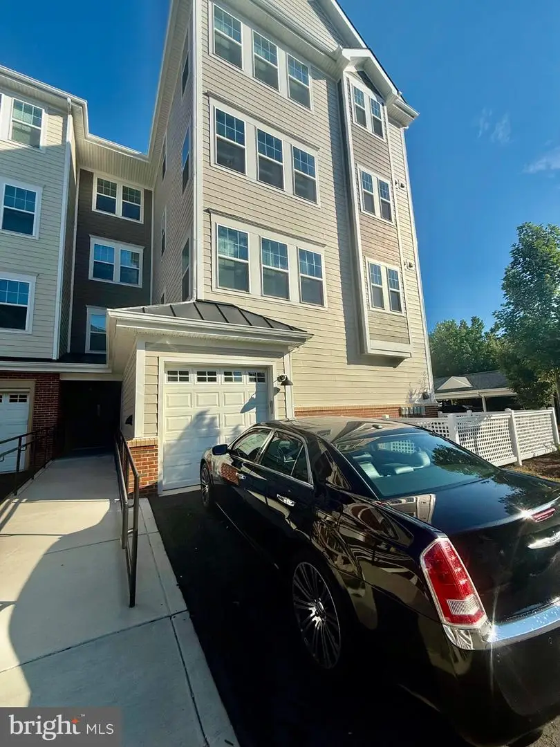 700 Mount Airy Ter Ne #202, Leesburg, VA 20176 - #2