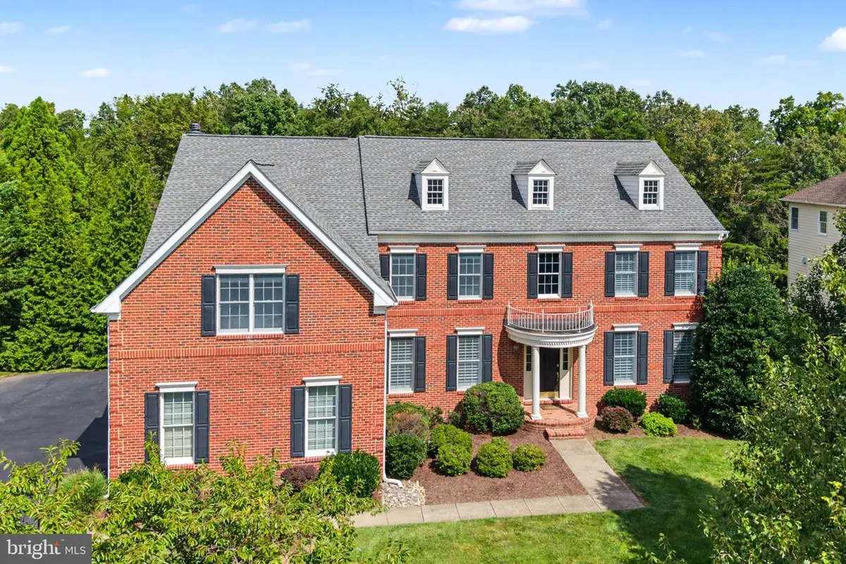 25566 Mimosa Tree Ct, Chantilly, VA 20152 - #1