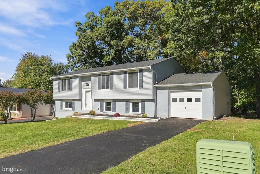 905 E Roanoke Rd, Sterling, VA 20164 - #2