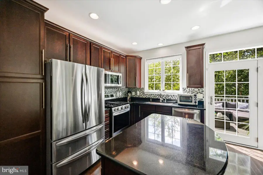 25091 Gunnery Sq, Chantilly, VA 20152 - #3