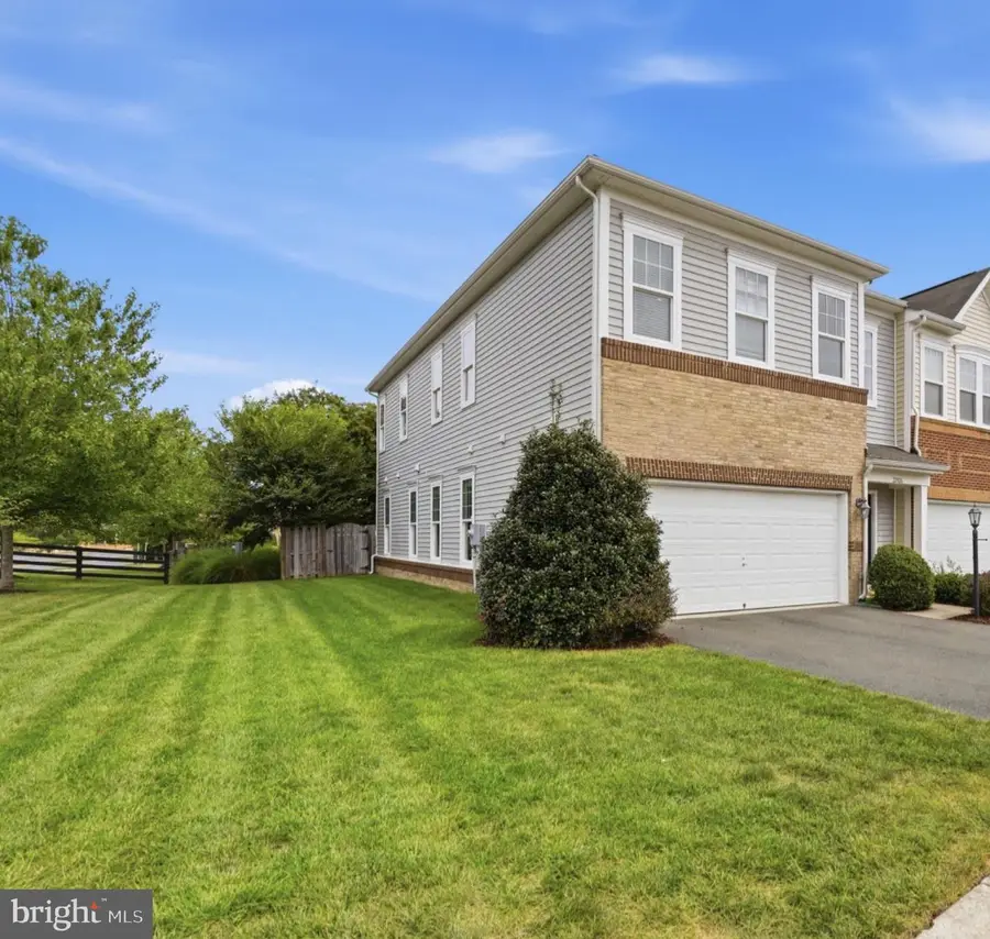 22026 Gardenwall Ter, Broadlands, VA 20148 - #2