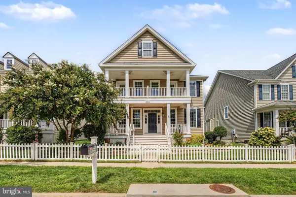 42514 Pelican Dr, CHANTILLY, VA 20152