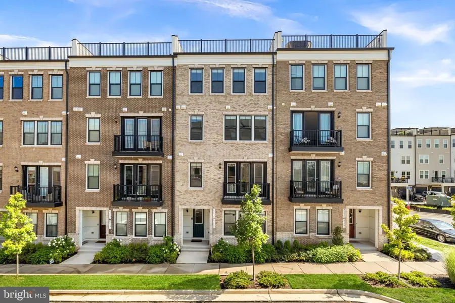 42660 Darala Dr, Ashburn, VA 20147 - #2