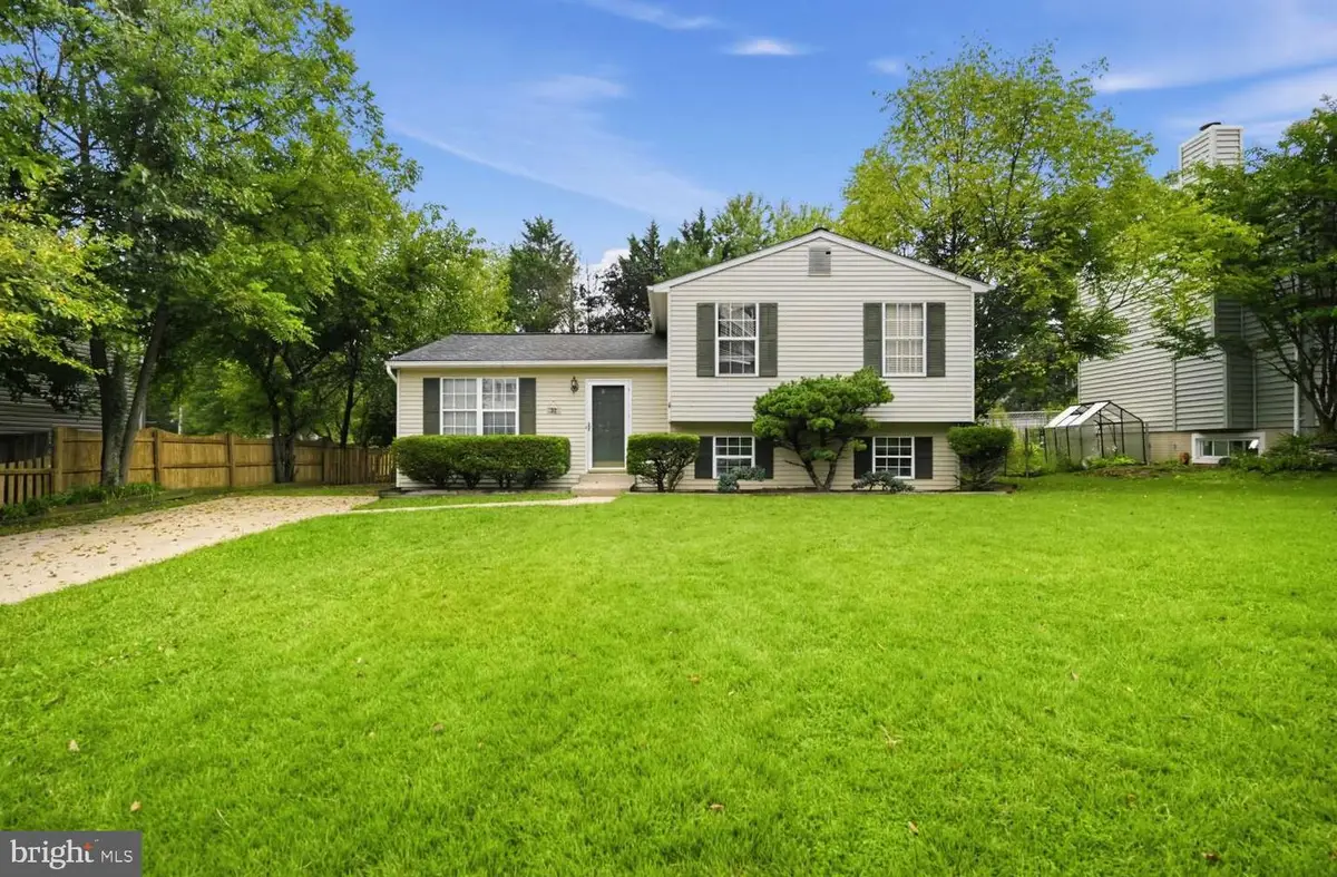 32 S Church St, Lovettsville, VA 20180 - #1