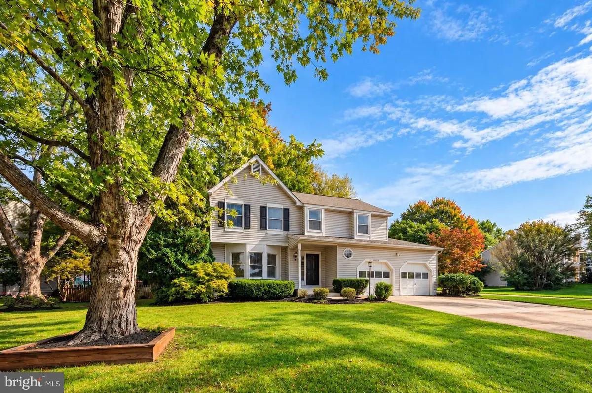 20072 Great Falls Forest Dr, Great Falls, VA 22066 - #1