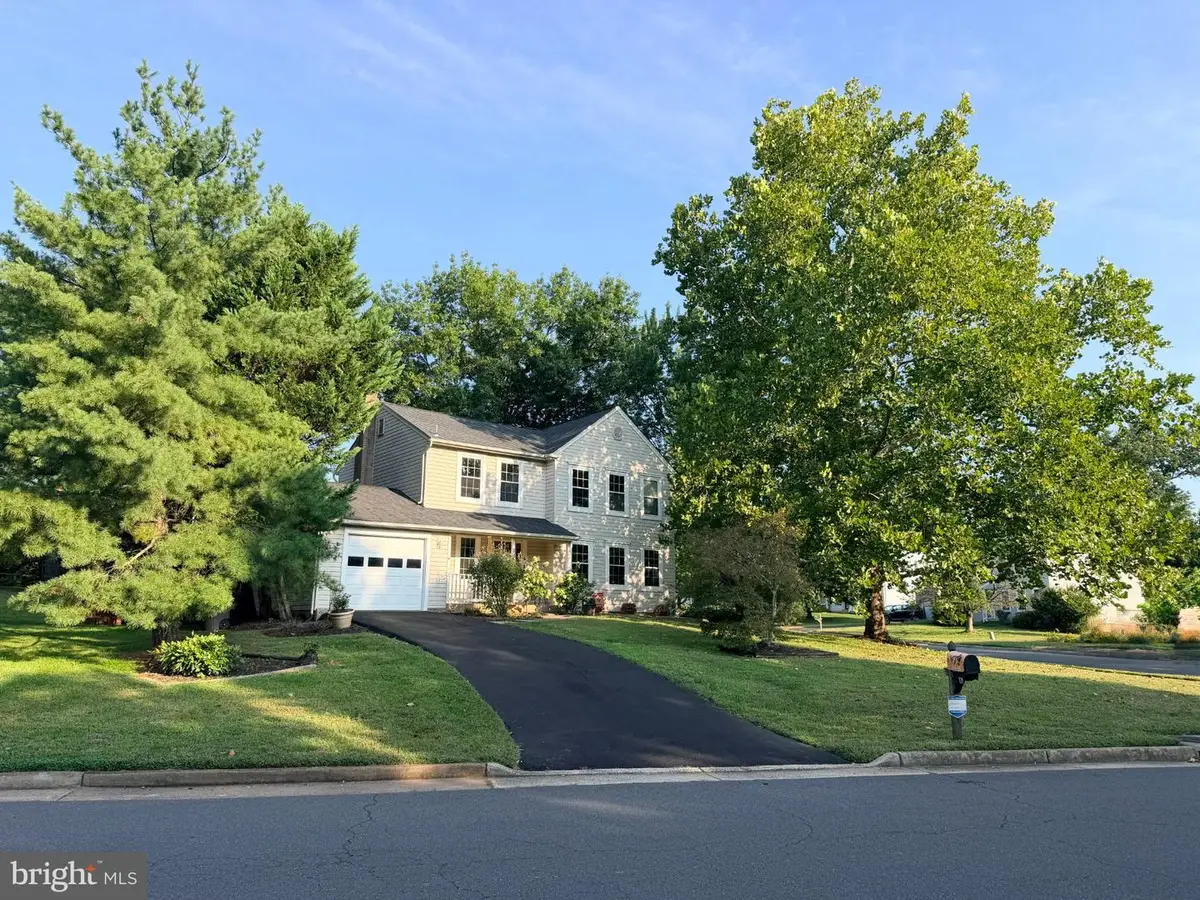 131 Seneca Ridge Dr, Sterling, VA 20164 - #1