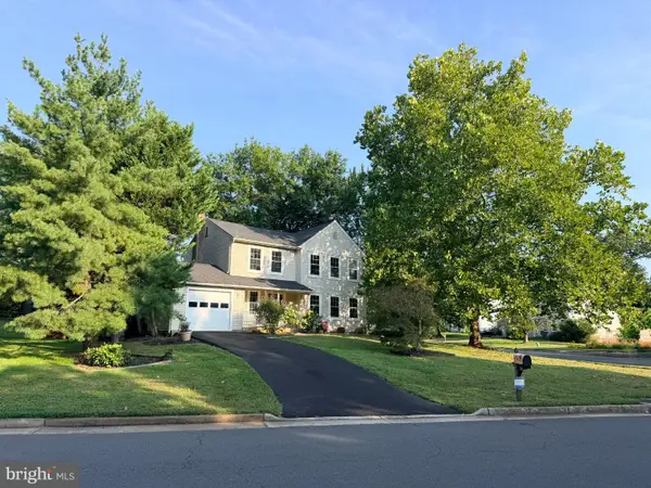 131 Seneca Ridge Dr, STERLING, VA 20164
