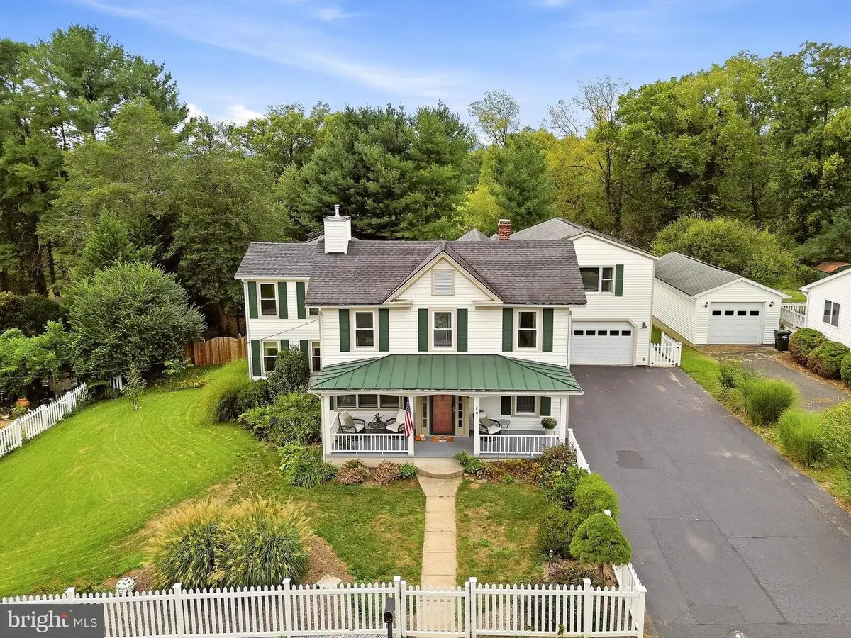 201 N 33rd St, Purcellville, VA 20132 - #1