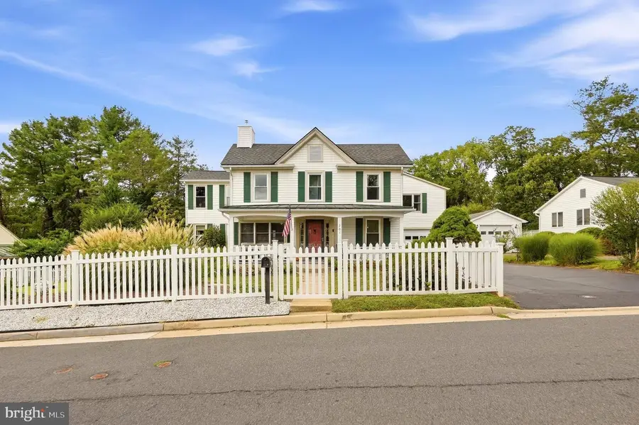 201 N 33rd St, Purcellville, VA 20132 - #2