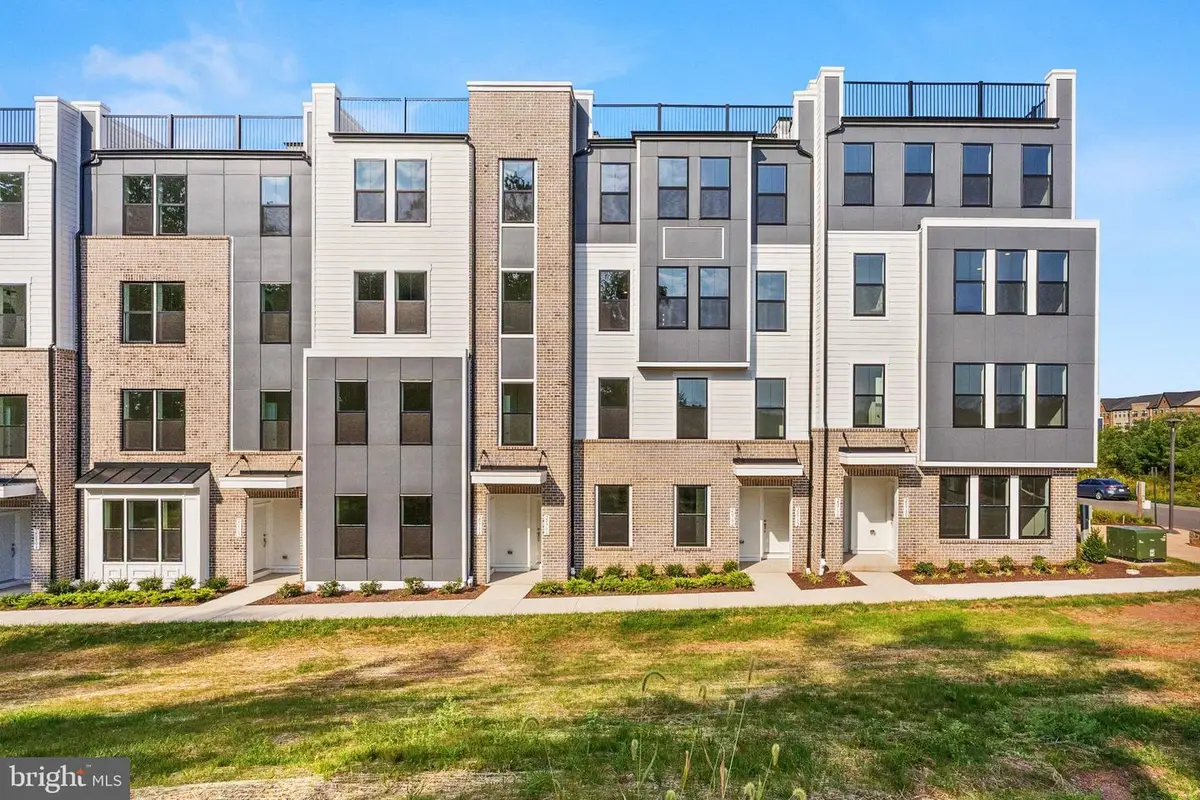20792 Cloongee Ter, Dulles, VA 20166 - #1