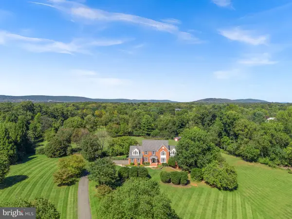 17508 Pinehurst Ct, PURCELLVILLE, VA 20132