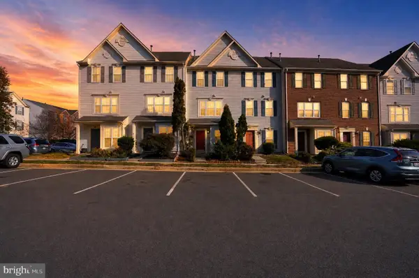 43030 Demerrit St, CHANTILLY, VA 20152