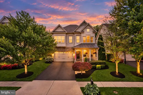42755 Chatelain Cir, BRAMBLETON, VA 20148