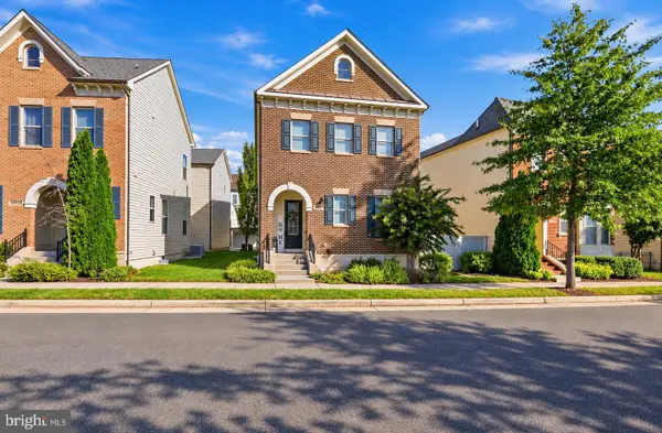 44642 Petersham Dr, ASHBURN, VA 20147