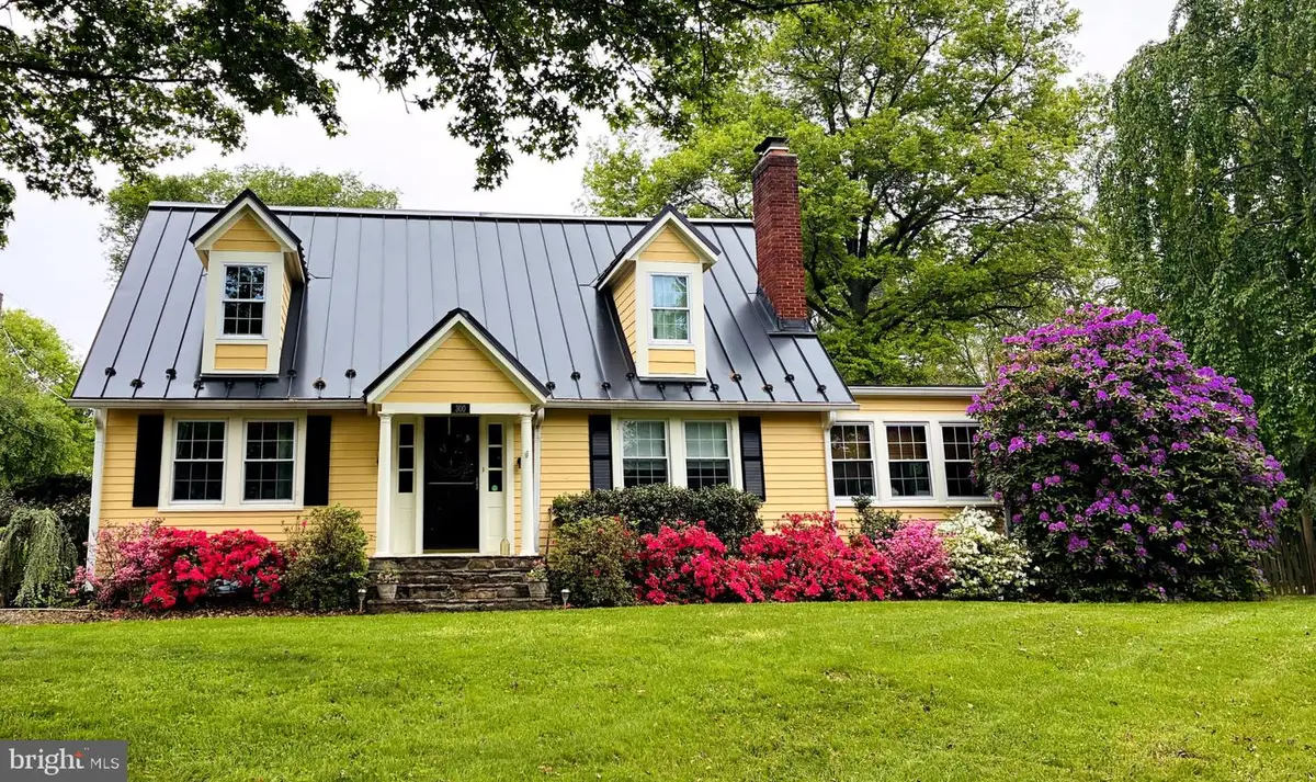 300 32nd St S, Purcellville, VA 20132 - #1