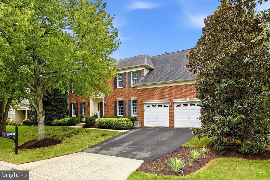 43761 Woodworth Ct, Ashburn, VA 20147 - #2