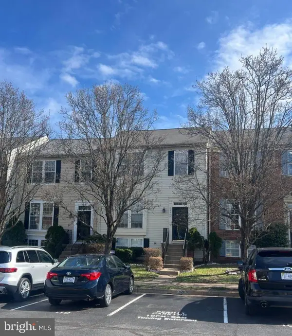 43349 Chokeberry Sq, ASHBURN, VA 20147