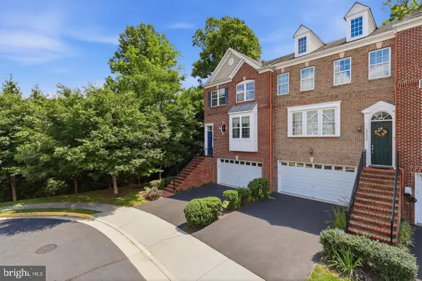 20200 Center Brook Sq, STERLING, VA 20165