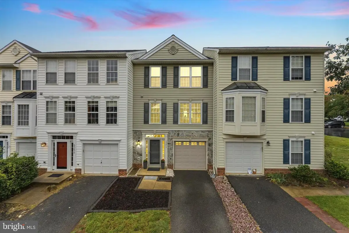 35872 Devon Park Sq, Round Hill, VA 20141 - #1