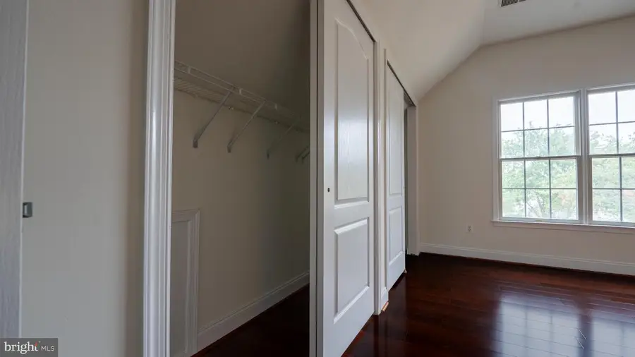 43165 Valiant Dr, Chantilly, VA 20152 - #3