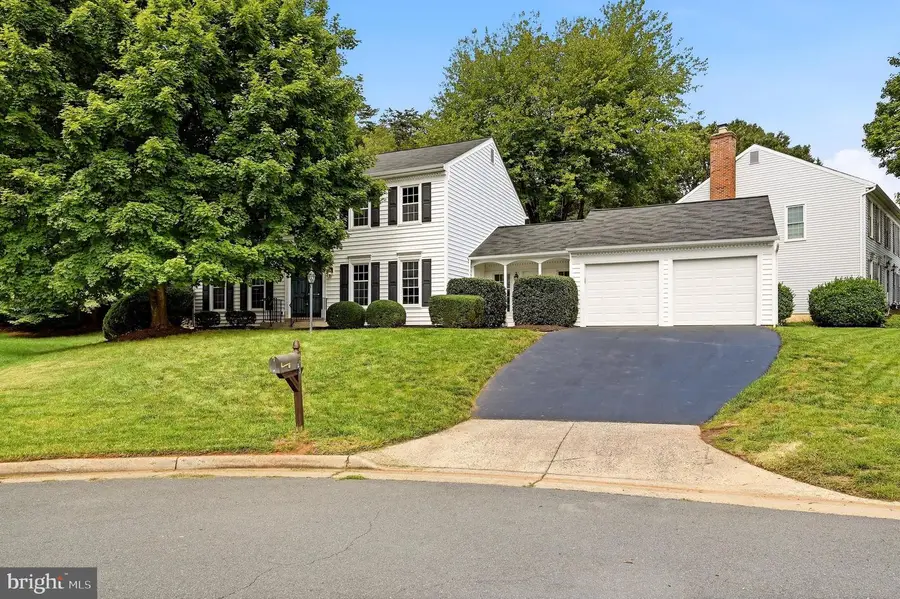 273 Terrie Dr, Sterling, VA 20165 - #2