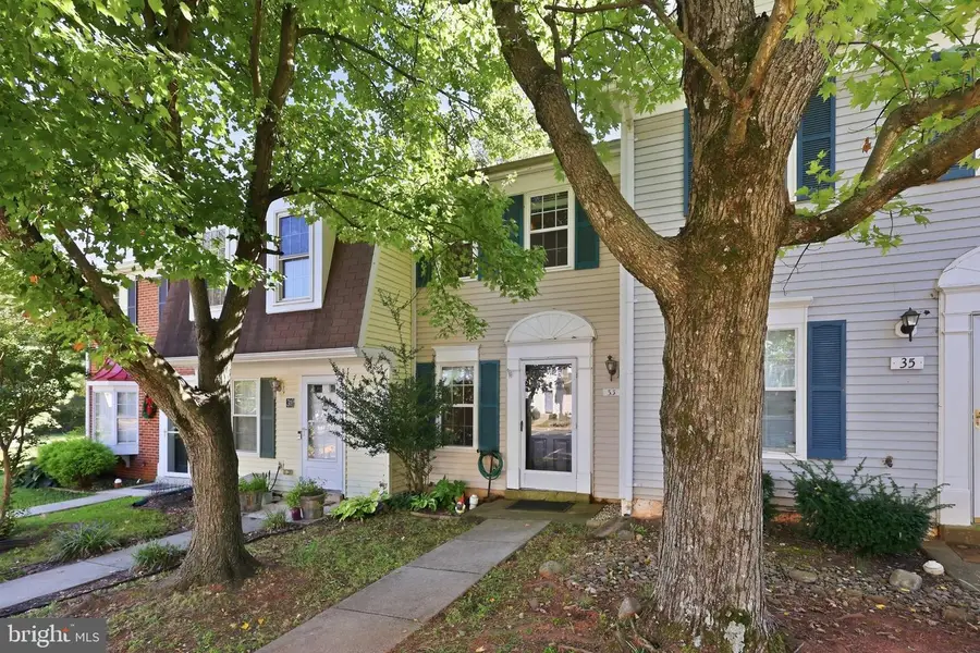 33 Alden Ct, Sterling, VA 20165 - #2