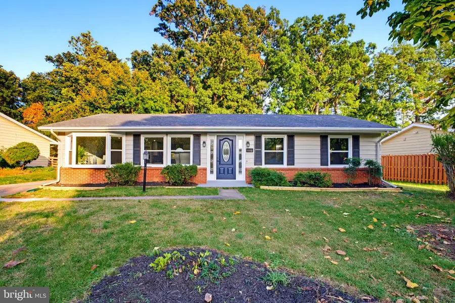 1112 S Dickenson Ave, Sterling, VA 20164 - #2