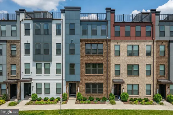 20316 Newfoundland Sq, ASHBURN, VA 20147