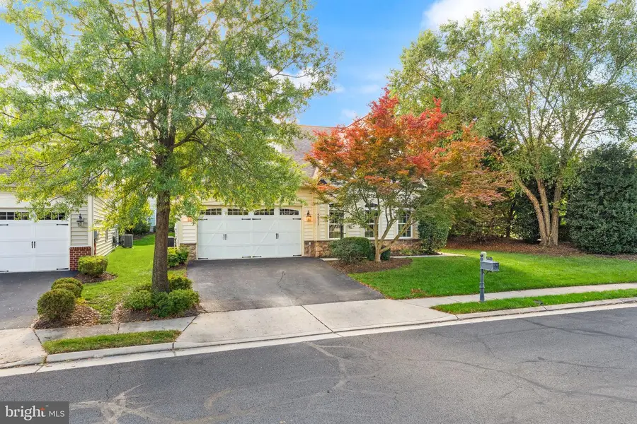 44513 Blueridge Meadows Dr, Ashburn, VA 20147 - #2