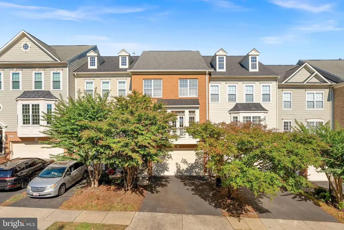 43756 Lees Mill Sq, Leesburg, VA 20176 - #1