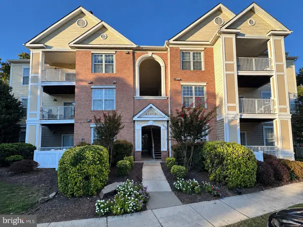 43300 Marymount Ter #100, ASHBURN, VA 20147