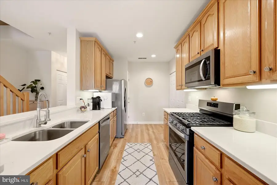 43134 Watercrest Sq #303, Chantilly, VA 20152 - #3