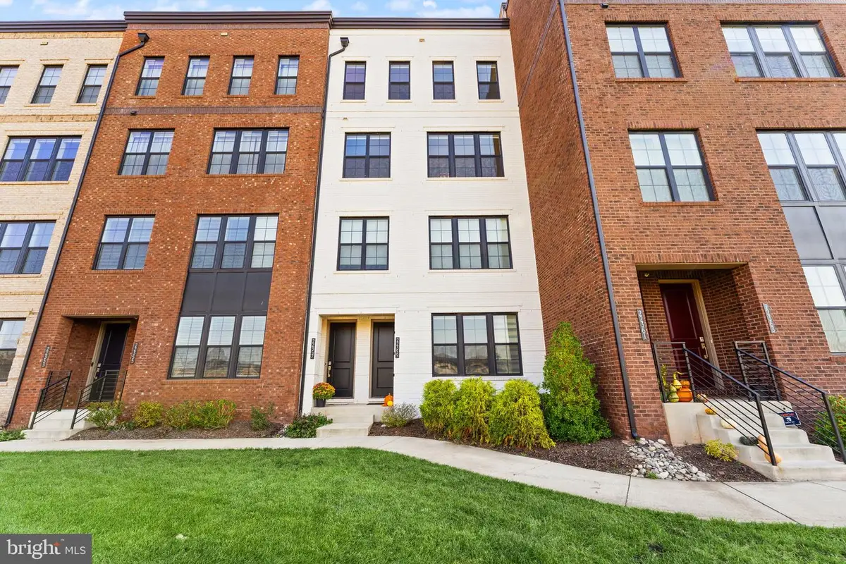 22357 Roanoke Rise Ter, Ashburn, VA 20148 - #1