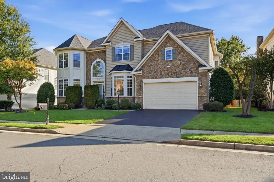 24818 Wind River Dr, Aldie, VA 20105 - #2