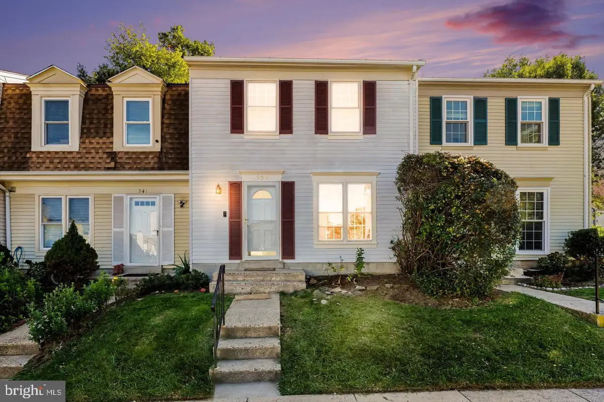 939 Holborn Ct, Sterling, VA 20164 - #1