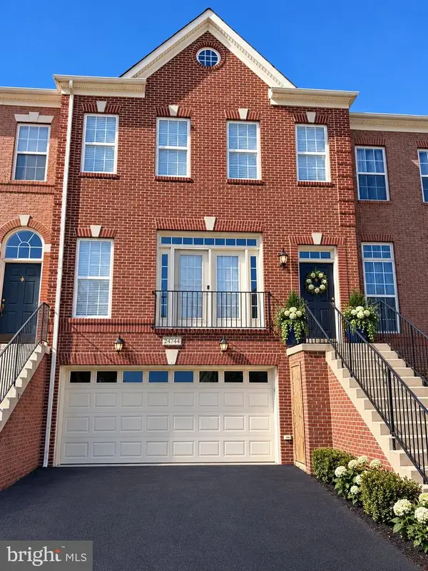 24747 Carbonate Ter, ALDIE, VA 20105