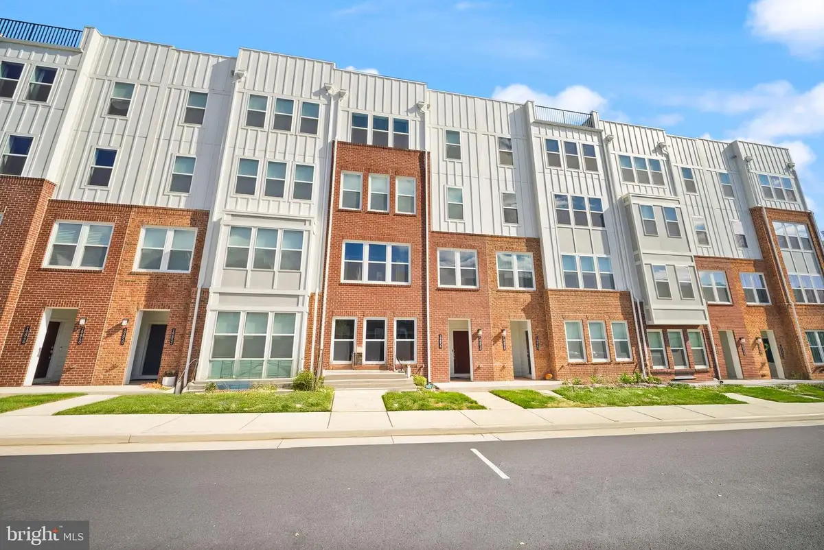 19854 Lavender Dust Sq, Ashburn, VA 20147 - #1