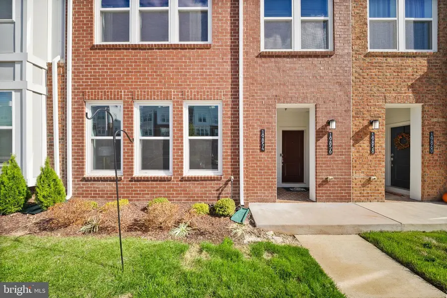 19854 Lavender Dust Sq, Ashburn, VA 20147 - #2