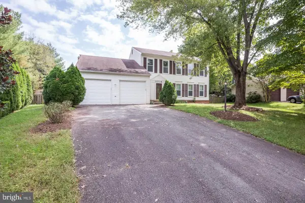 10136 Yorktown Dr, GREAT FALLS, VA 22066