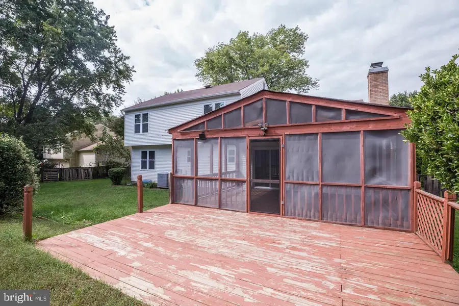10136 Yorktown Dr, Great Falls, VA 22066 - #3